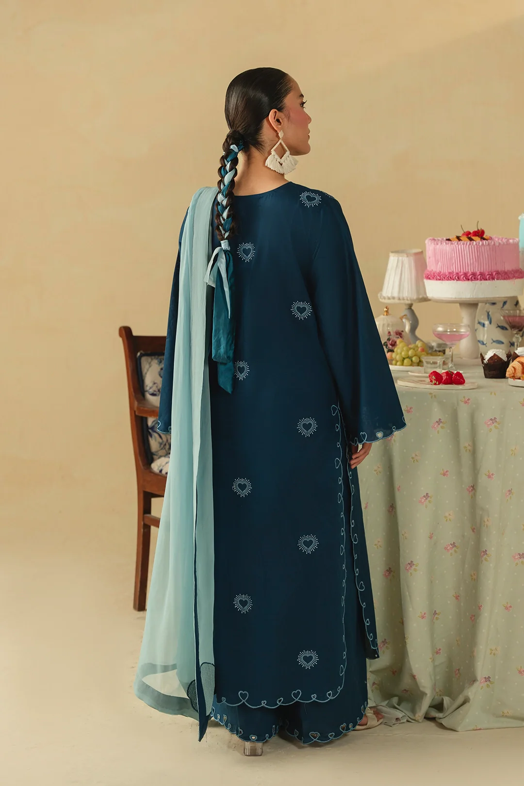 Mannat navy blue embroidered 3 piece suit for women with contrast dupatta