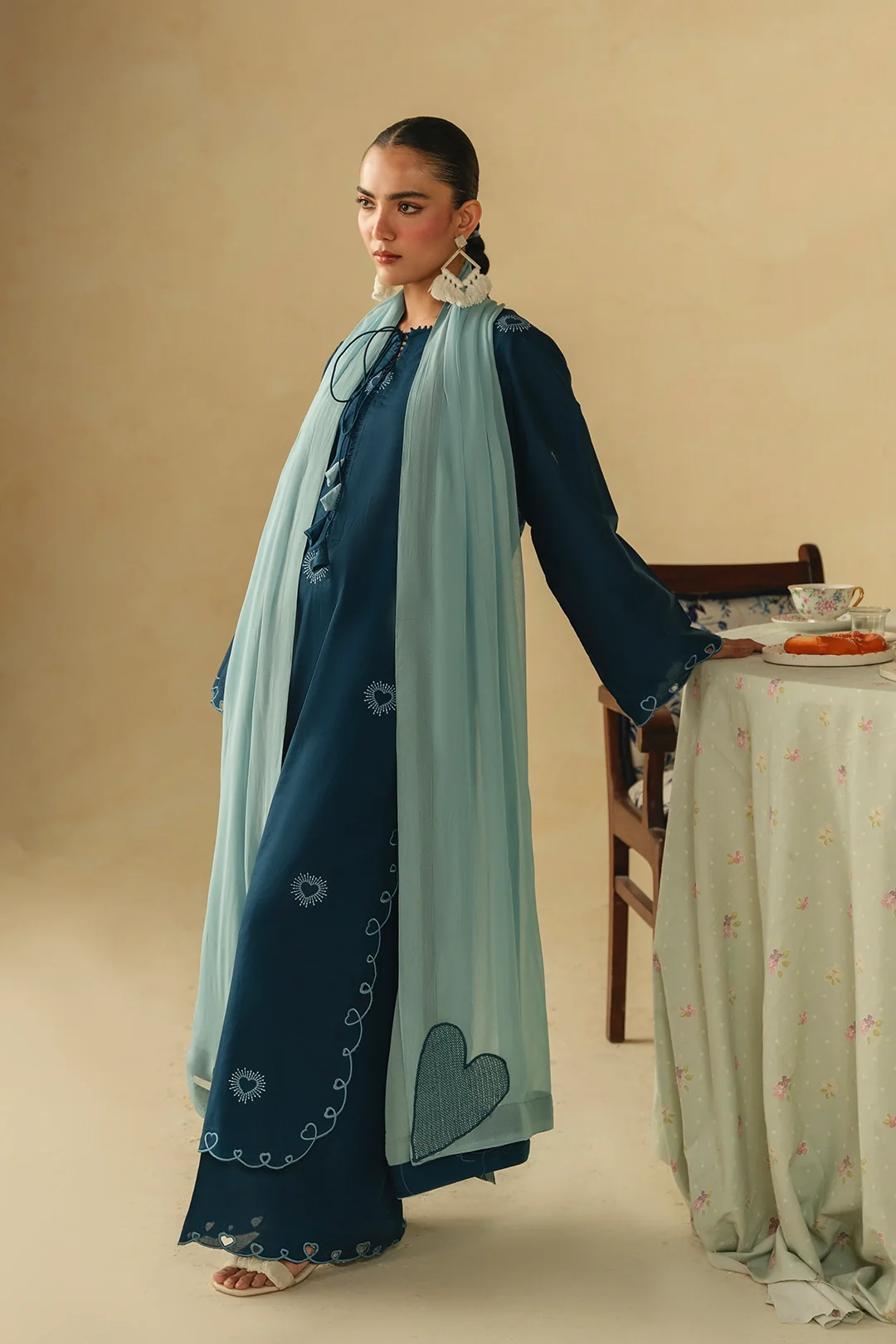 Mannat navy blue embroidered 3 piece suit for women with contrast dupatta
